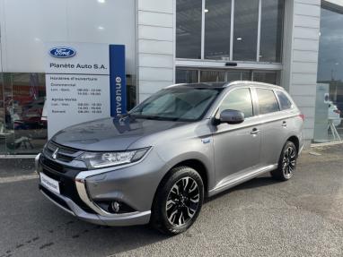 Voir le détail de l'offre de cette MITSUBISHI Outlander PHEV Hybride rechargeable 200ch Instyle de 2017 en vente à partir de 268.36 €  / mois