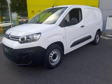 Voir le détail de l'offre de cette CITROEN Berlingo Van XL 950kg BlueHDi 100 S&S Club BVM5 de 2021 en vente à partir de 259.43 €  / mois