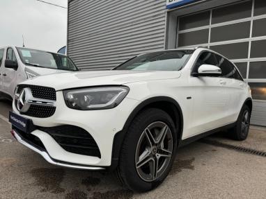 Voir le détail de l'offre de cette MERCEDES-BENZ GLC 300 e 211+122ch AMG Line 4Matic 9G-Tronic Euro6d-T-EVAP-ISC de 2021 en vente à partir de 610.01 €  / mois