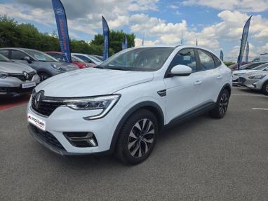 Voir le détail de l'offre de cette RENAULT Arkana 1.6 E-Tech 145ch Zen de 2022 en vente à partir de 215.62 € / mois