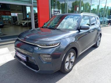 Voir le détail de l'offre de cette KIA e-Soul Premium 204ch de 2021 en vente à partir de 216.95 €  / mois
