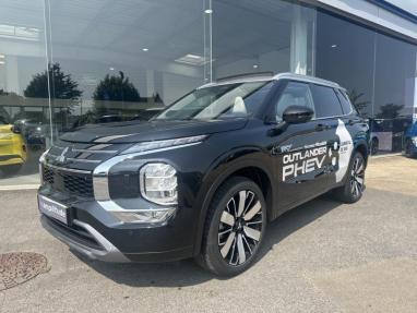 Voir le détail de l'offre de cette MITSUBISHI Outlander 2.4 PHEV 306ch Instyle 4WD de 2025 en vente à partir de 60 840 €