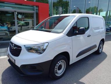 Voir le détail de l'offre de cette OPEL Combo Cargo M 650kg BlueHDi 100ch S&S de 2023 en vente à partir de 190.06 €  / mois