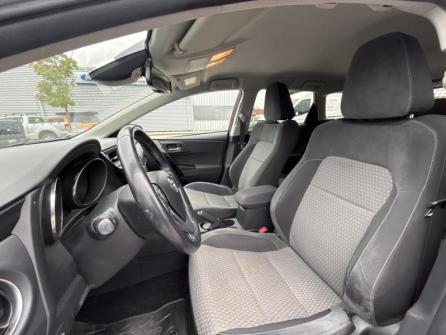TOYOTA Auris Touring Sports HSD 136h Design à vendre à Beaune - Image n°10