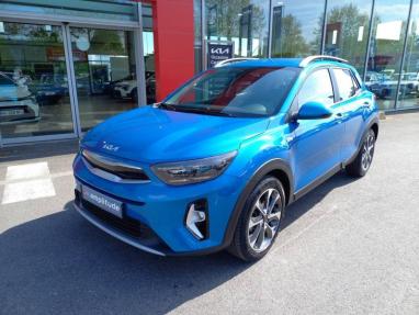 Voir le détail de l'offre de cette KIA Stonic 1.0 T-GDi 100ch Collection de 2024 en vente à partir de 205.87 €  / mois